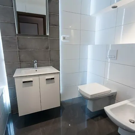 Apartment B&w Ruska